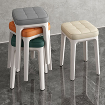 家用餐桌凳子现代简约椅子奶油风休闲网红化妆梳妆台塑料软包餐椅