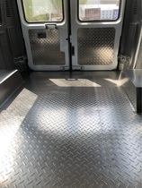 依维柯A37A32改装配件内饰板不锈钢地板全包铝板面包车钢板脚垫
