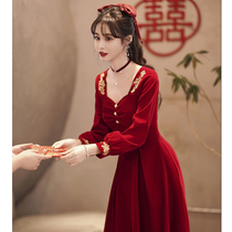 大码敬酒服新娘2023新款酒红色长袖连衣裙高级感订婚晚礼服女冬季