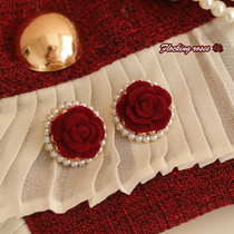 新年红色玫瑰花珍珠耳钉女高级感植绒耳环设计感复古港风过年耳饰
