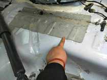 汽车原厂地板沥青大底胶隔音减震原车阻尼片止震板后备箱备胎槽鼓