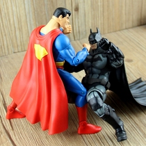 正义联盟蝙蝠侠大战超人多关节可动人偶公仔手办模型车载摆件玩具